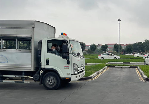 Học lái xe bằng C