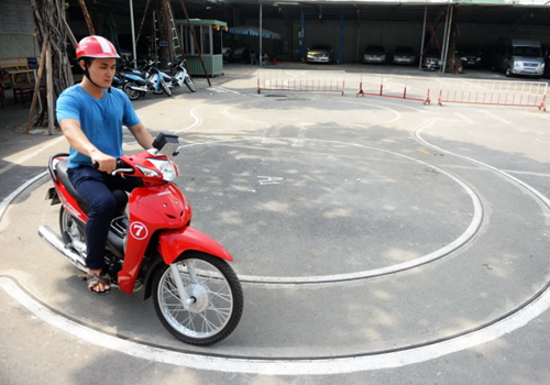 Học lái xe bằng a1